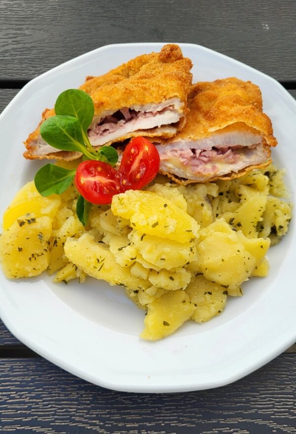 Cordon bleu petrezselymes burgonyával