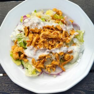 Csirkemell gyros zöldsalátával