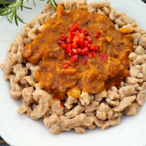 Gombapörkölt teljes kiörlésű galuskával