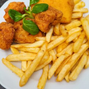 Rántott sajt és karfiol sült burgonyával